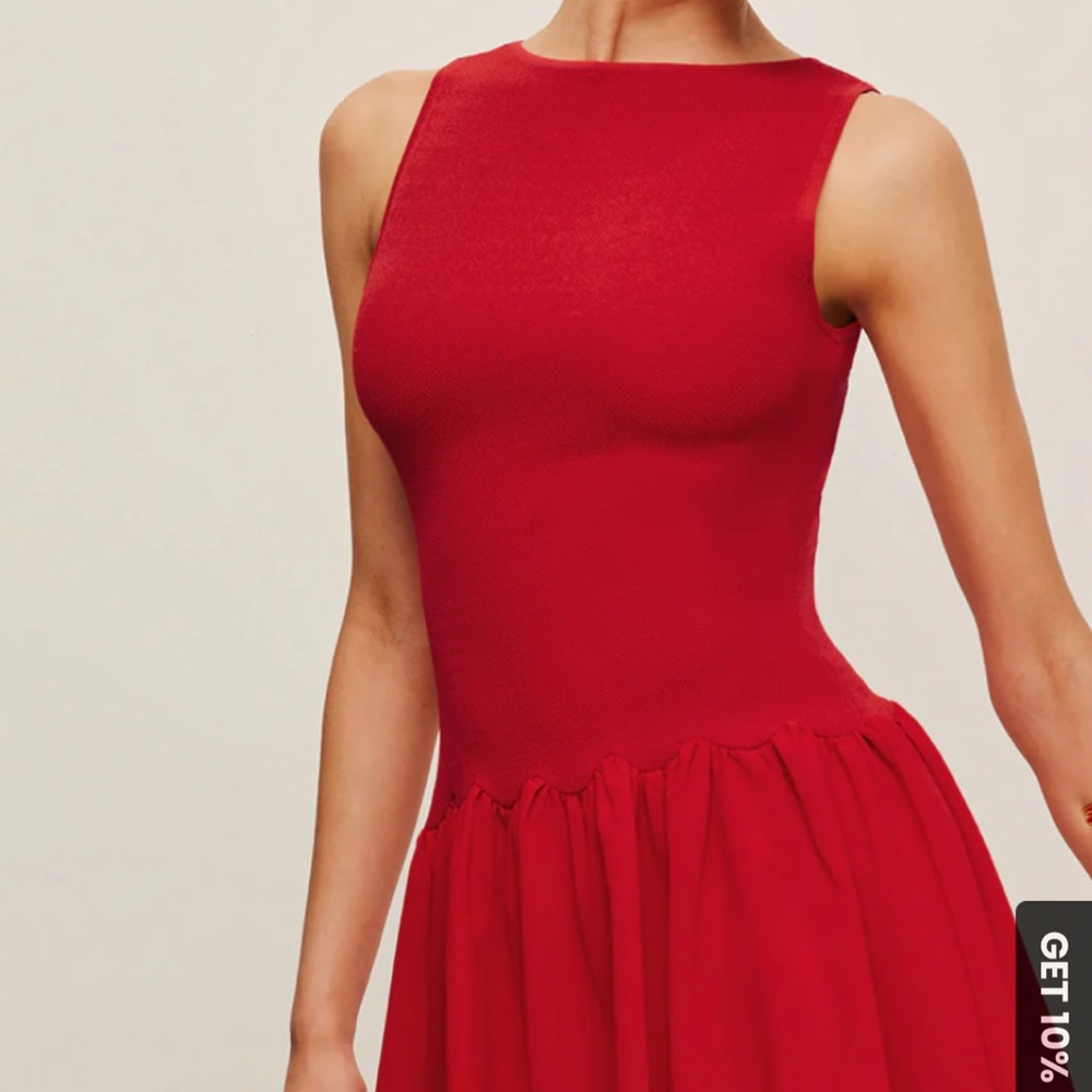 Elegant Red Sleeveless Dress